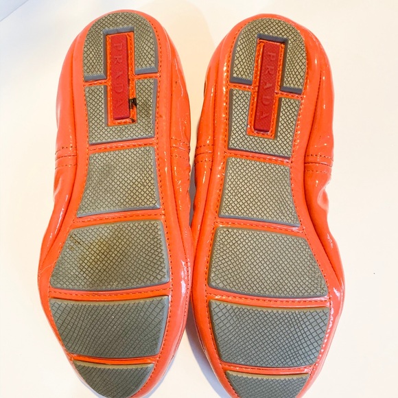 Authentic PRADA Ballet Flats in Patent Orange - Picture 4 of 7